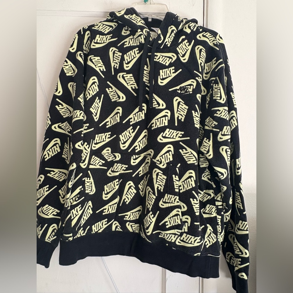 Nike Black and Yellow Patterned Sweatshirt